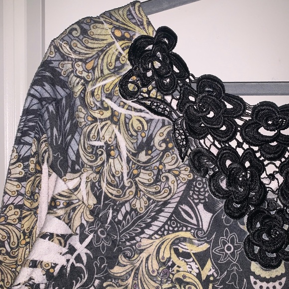 Live & Let Live Top - Picture 6 of 12